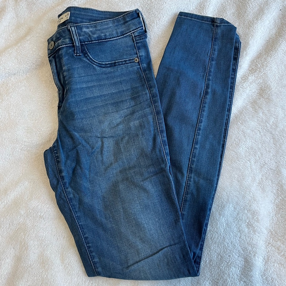 ABERCROMBIE & FITCH SKINNY JEANS